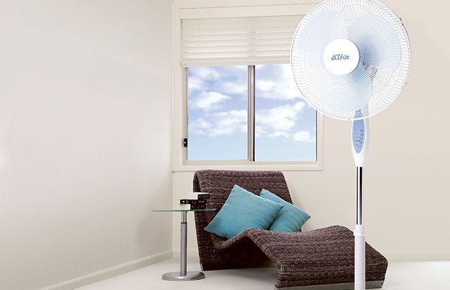 Stay cool and comfortable with the&nbsp;Omega OP40R 46cm Pedestal Fan&nbsp;in sleek white.This lightweight and durable fan is perfect for reliable everyday use at home.