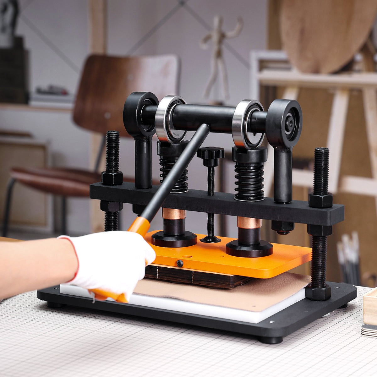 VEVOR Leather Cutting Machine, 10.2 x 5.9 in Embossing Plate Manual Die Cutter, 0.47 in Pressure Stroke Dual Guide Shafts Die Cut Machine, Leather Embossing Machine for Various of Materials
